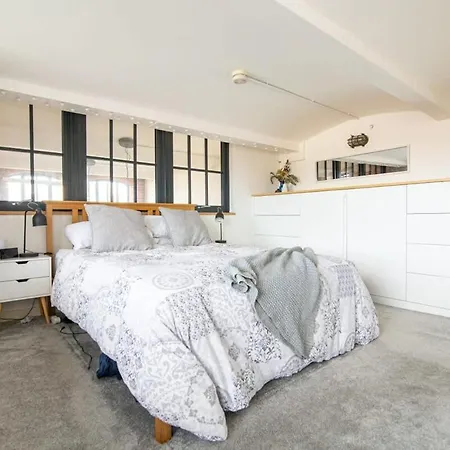 The Robinson Building Apartment Bristol